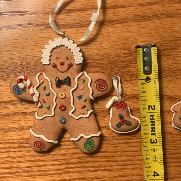 SET OF 2 GINGERBREAD FIGURES, MALE AND FEMALE, CHRISTMAS ORNAMENTS - Picture 4 of 4